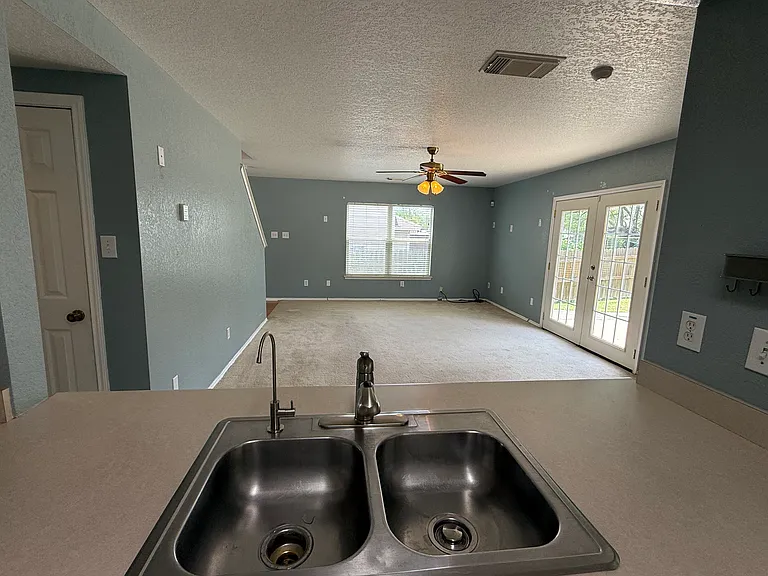 10838 Larson Cavern — Photo 6
