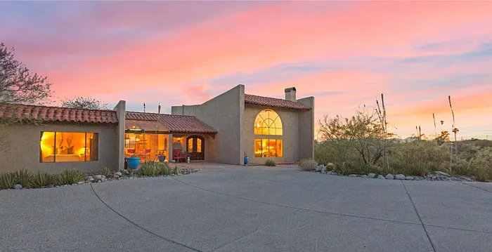 3 bed, 3.0 bath, 2645 sqft, $3,200 — Photo 1