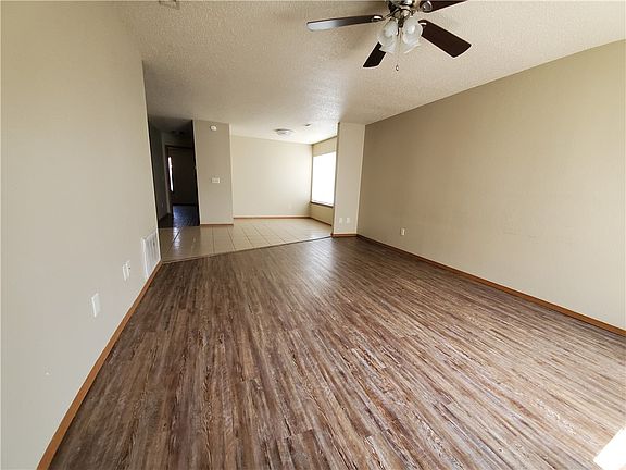 4th image of 656 & 658 Martha Dr