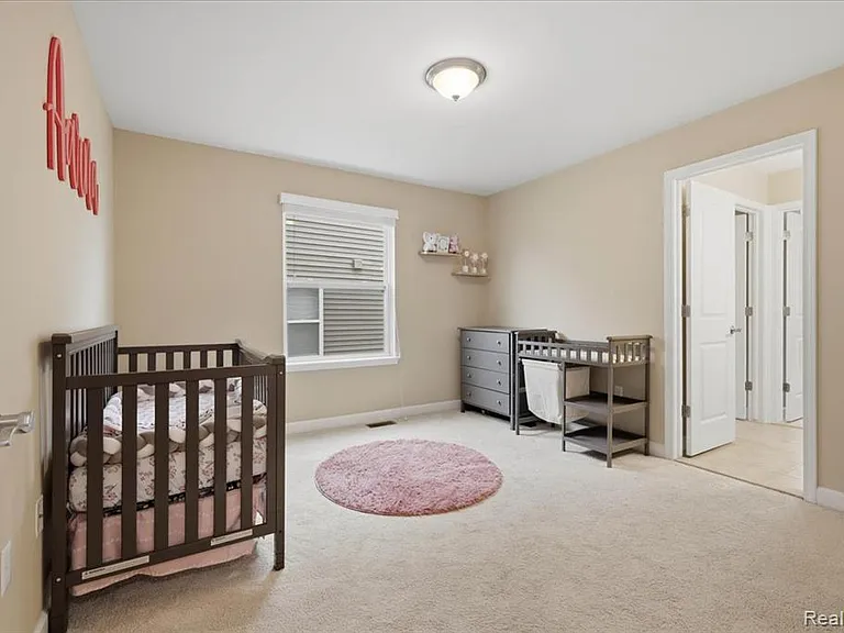1114 Wales Dr — Photo 25