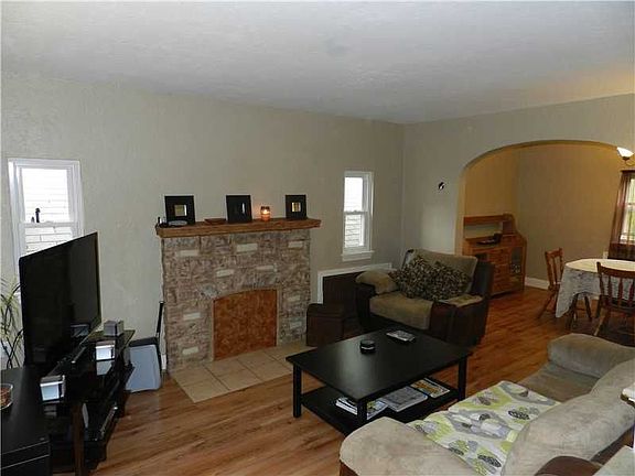 2nd image of 3777 Woodrow Ave