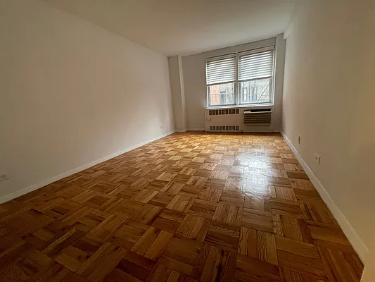 Rented by Bond New York | media 11