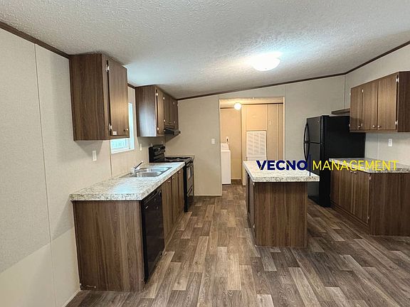 5th image of 842 Corrine Dr #21