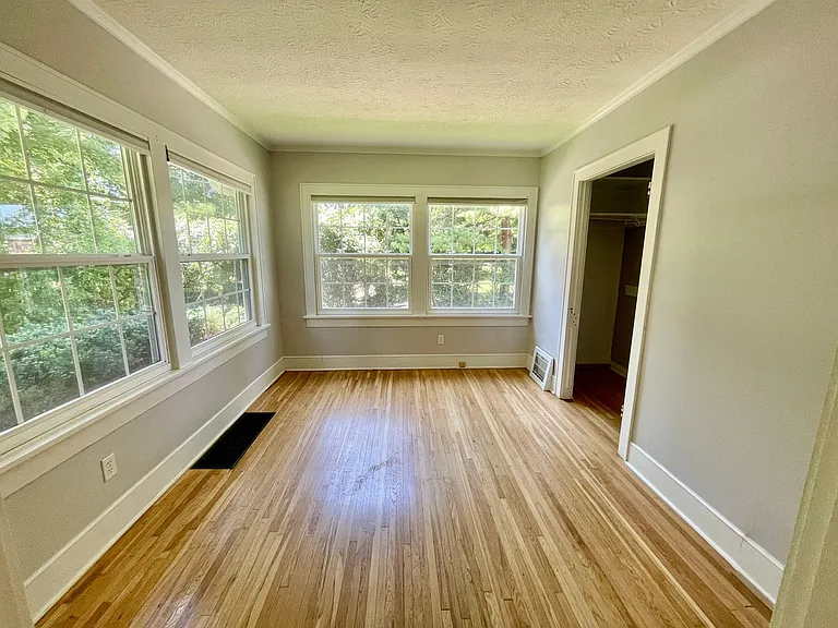 1715 S Kimbrough Ave — Photo 8