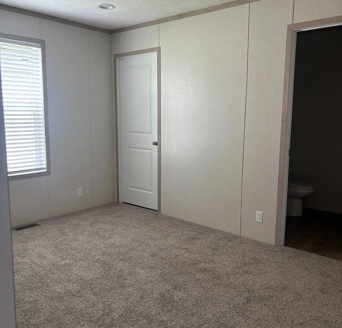 3 bed, 2.0 bath, $1,199 — Photo 4
