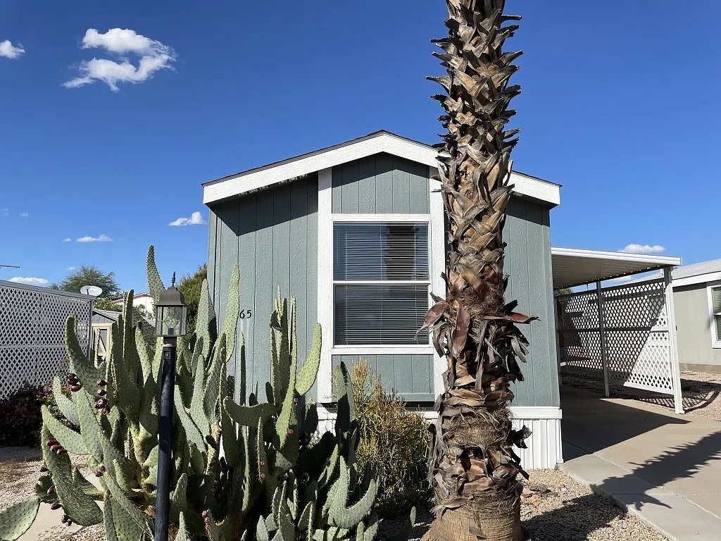 2 bed, 2.0 bath, 784 sqft, $1,200 — Photo 1