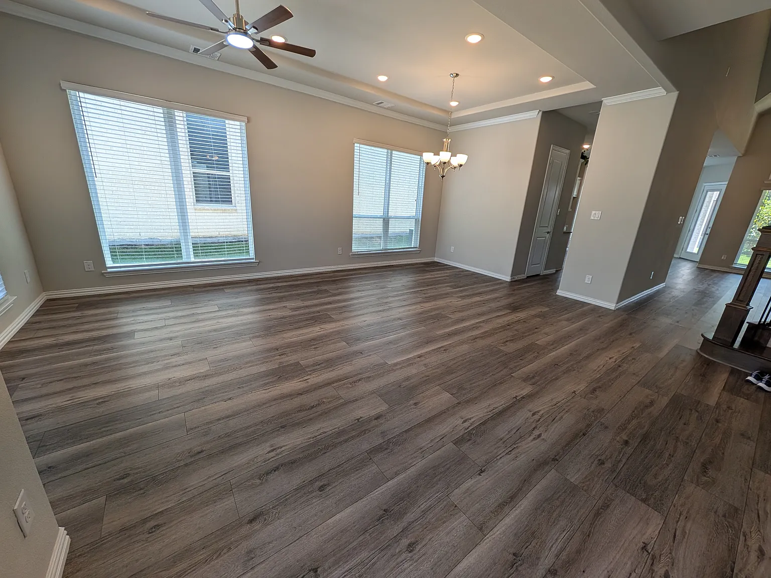 5 bed, 4288 sqft, $4,350 — Photo 4