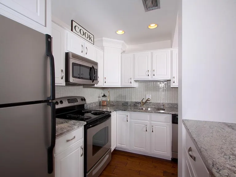Bowdoin School Apartments — Photo 1