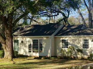 3939 Hawthorne Dr, Jackson, MS 39206