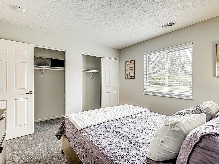 Ninth Avenue Apartments — Photo 22