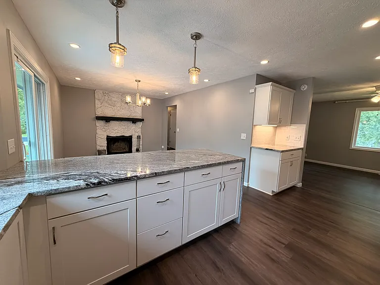 2307 Brighton Dr — Photo 6