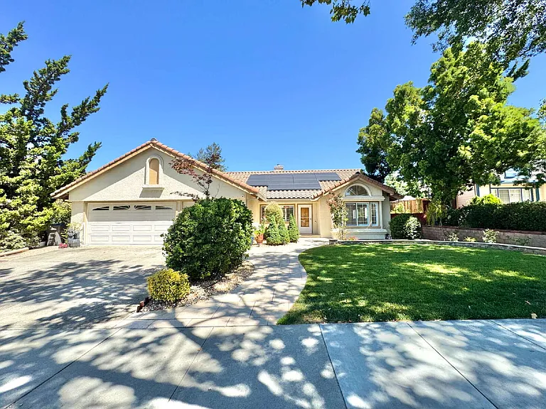 3281 Falerno Way — Photo 1