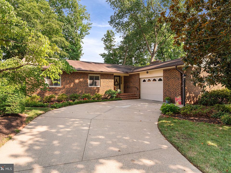 1st image of 15835 Vista Dr