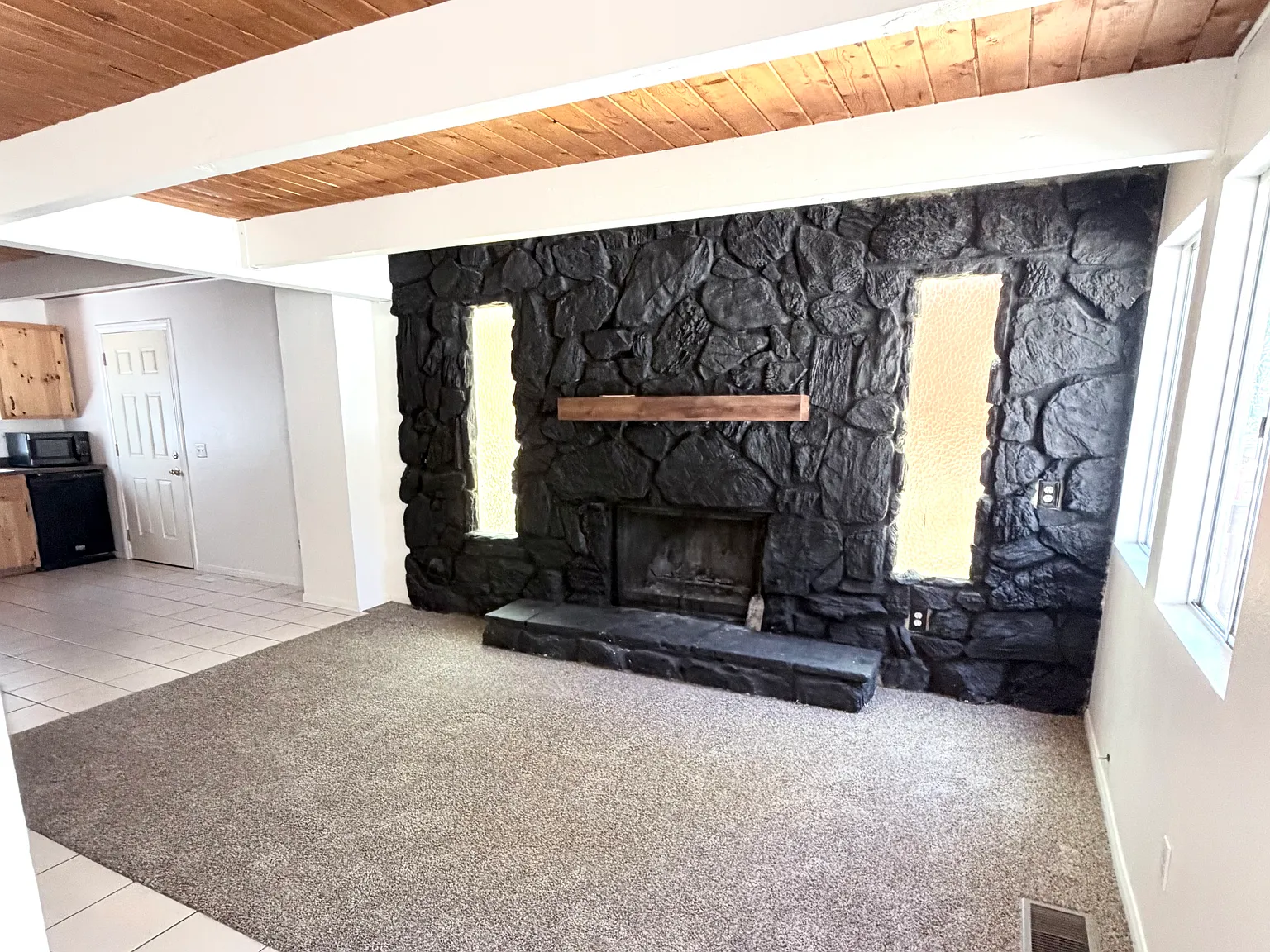 2 bed, 1.5 bath, 896 sqft, $1,850 — Photo 2
