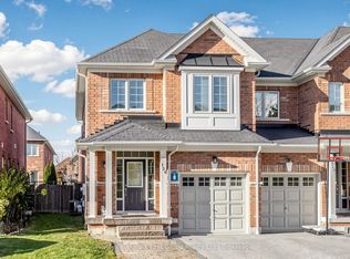 124 Kenneth Hobbs Ave, Whitby, ON L1R 0J3