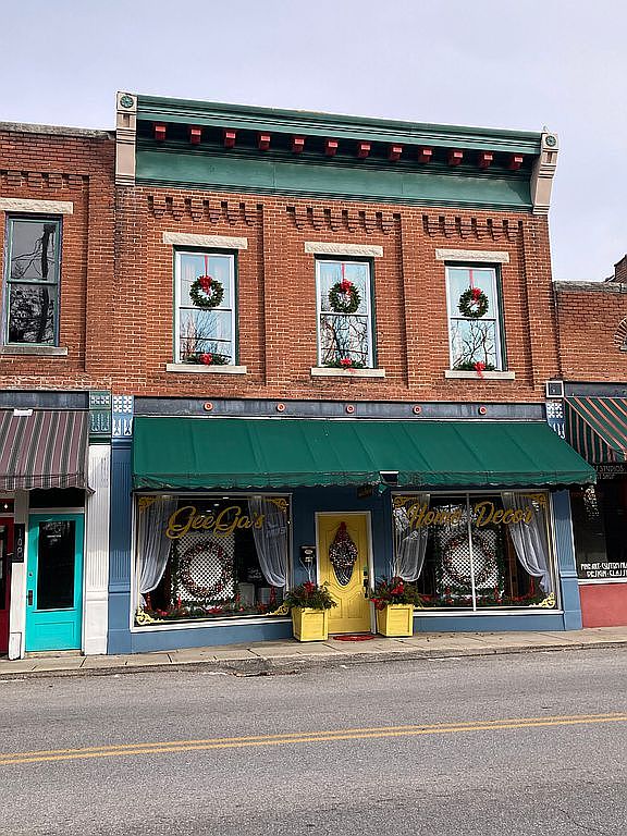 110 E Main St, Horse Cave, KY 42749 Zillow