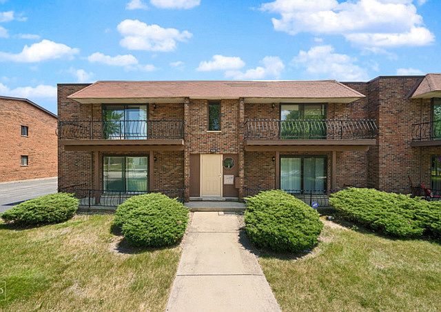 1st image of 22633 Pleasant Dr APT 1