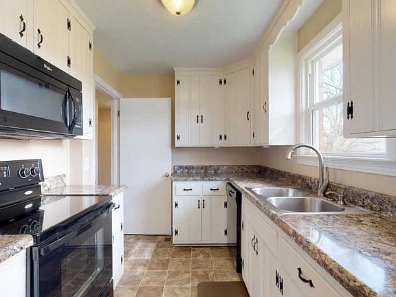 5th image of 133 Allenwood Dr