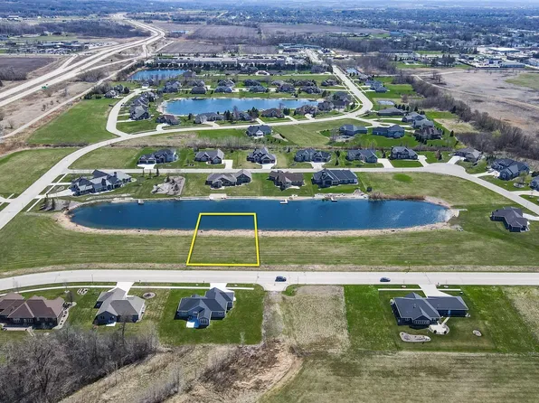 1114 Ducharme Pkwy #53, Fond Du Lac, WI 54935