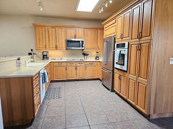 2nd image of 3420 N Country Club Vista Pl