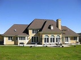 2nd image of 9 Meadowood Ln