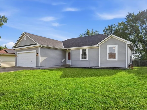 502 Birch St, Peculiar, MO 64078