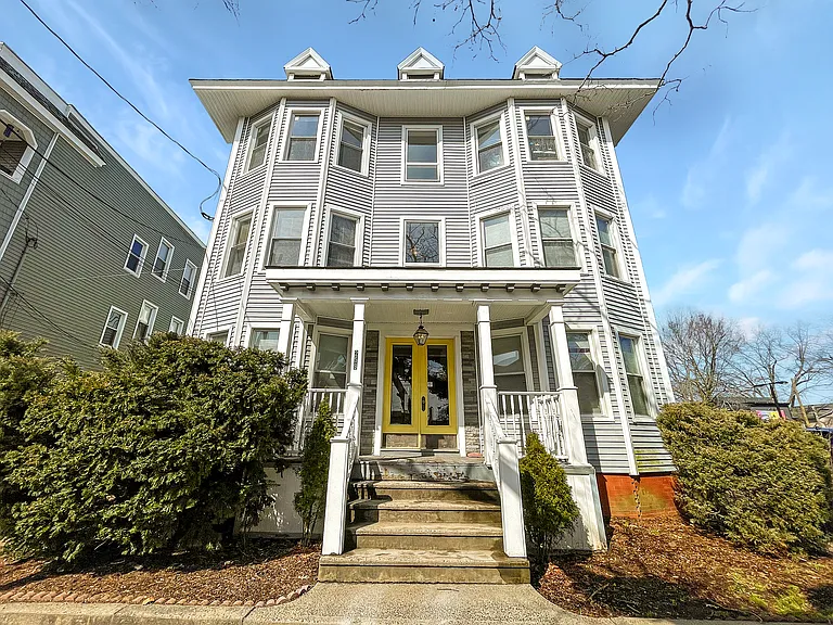 258 Nicoll St #3R — Photo 1