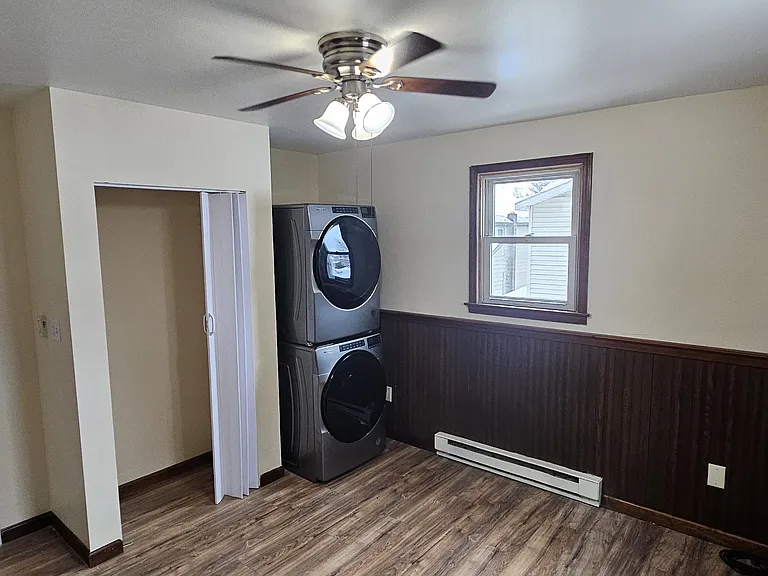 16 Sauquoit St #E — Photo 4