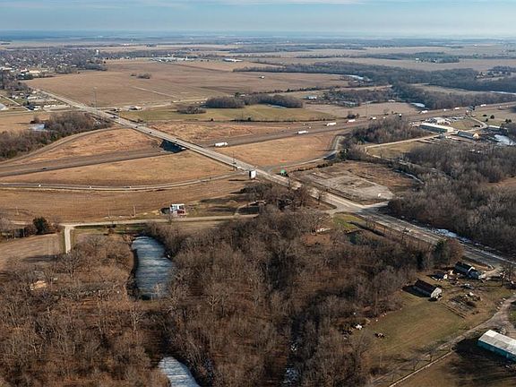 3rd image of 491 Oak Creek Trl