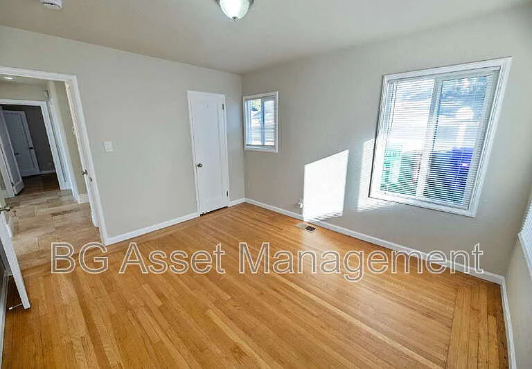 1723 Bayo Vista Ave — Photo 10