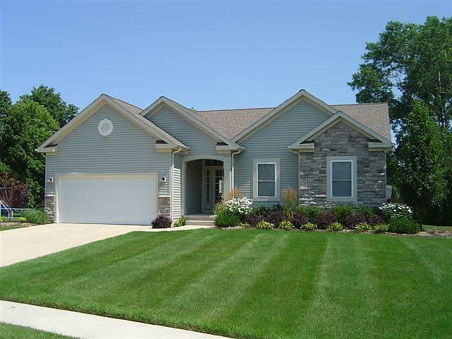 1st image of 120 Stacey Ct