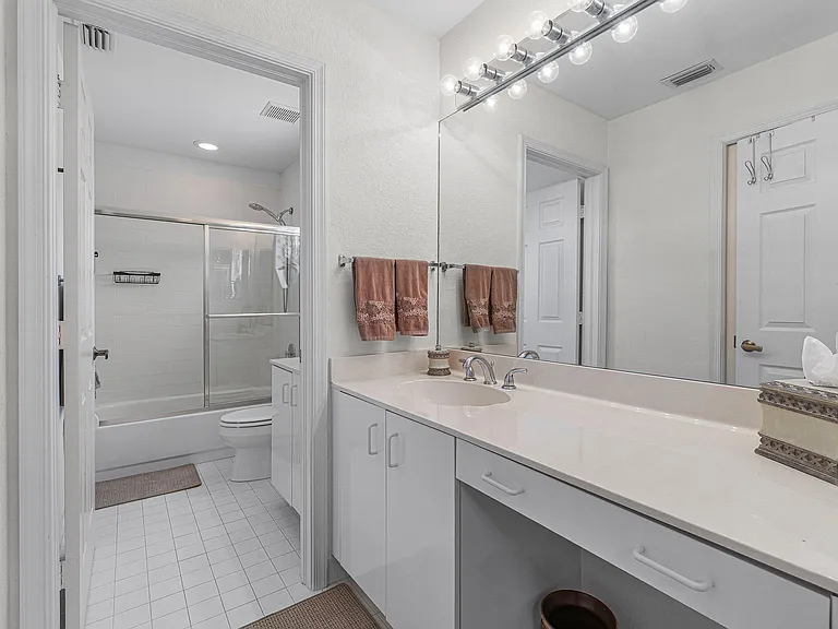17099 Ryton Ln — Photo 25