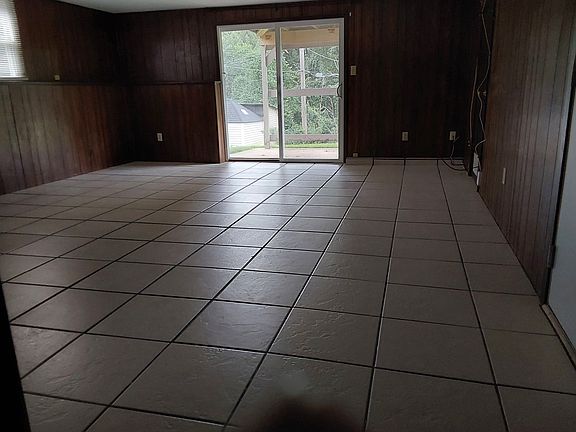4th image of 4108 S Crackerneck Rd