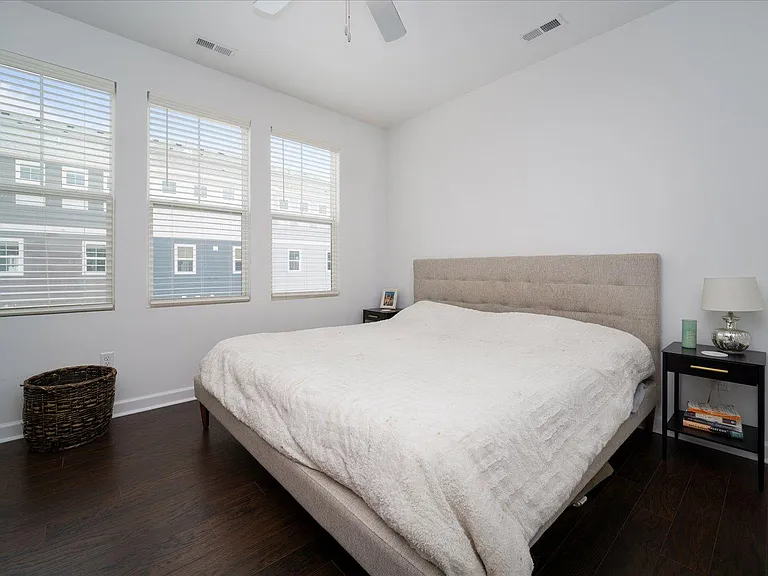 9614 21st Bay St — Photo 14