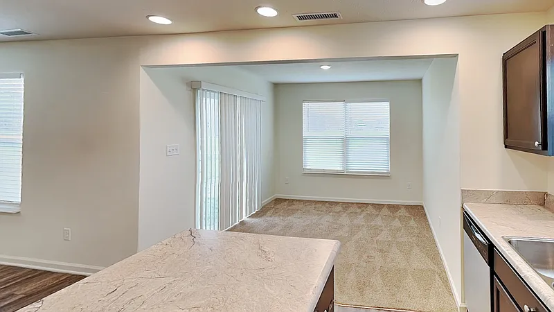 4 bed, 2.5 bath, 1551 sqft, $1,775 — Photo 4