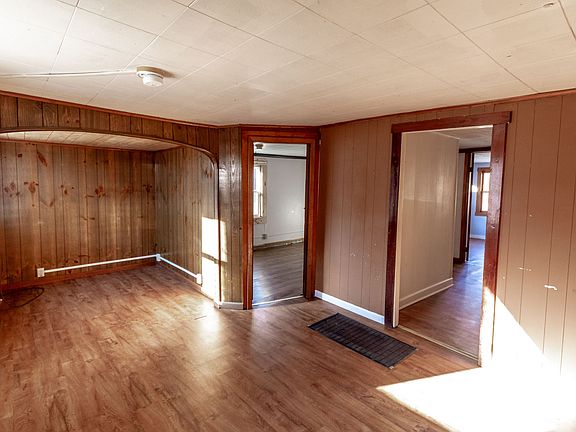 2nd image of 1209 Pineview Dr #A