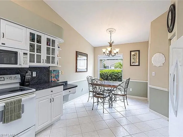 5595 Greenwood Cir #92 — Photo 21