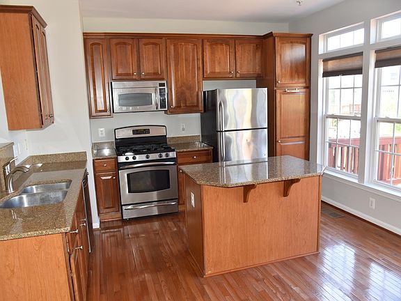 3rd image of 3511 Ellery Cir