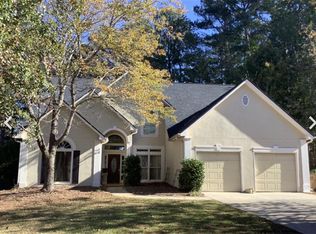 7028 Surrey Dr, Woodstock, GA 30189