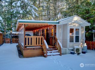 160 Four Christmas Tree Cir, Deming, WA 98244