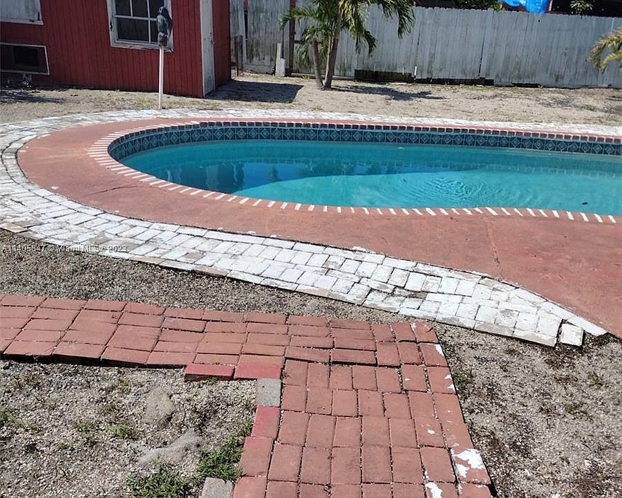 2nd image of 680 SW 14th St
