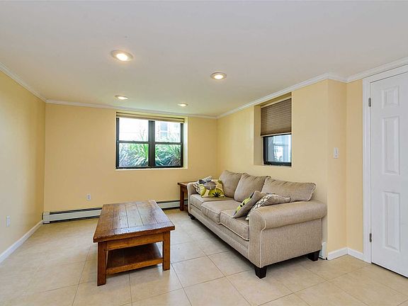 4th image of 475 W Broadway APT G2