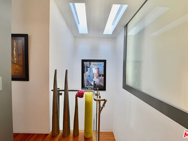 24826 Malibu Rd — Photo 23