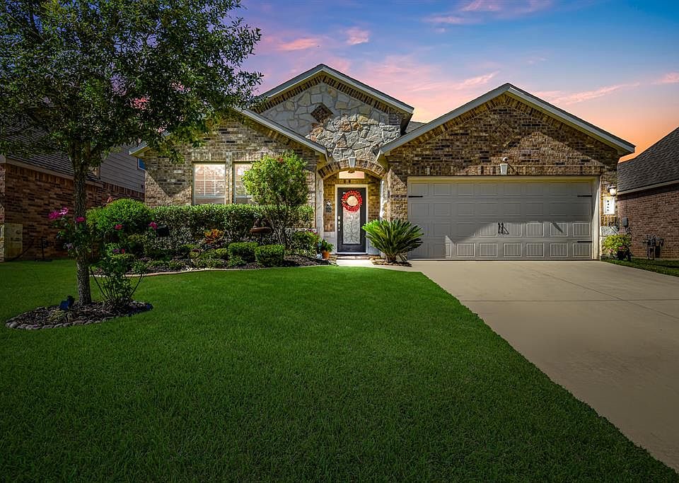 1st image of 8466 Coral Cove Pass Ln