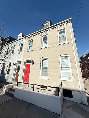 1025 W Turner St #3 Photo 1
