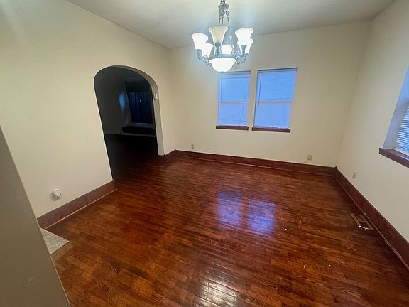2nd image of 1415 W Franklin St #2B-1BA