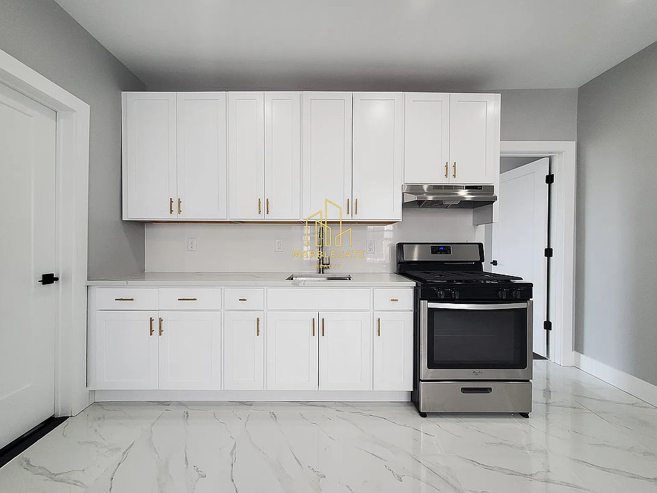 1st image of 484 Kennedy Blvd #1FF