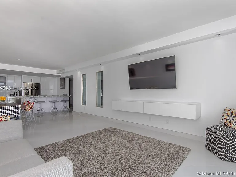 19390 Collins Ave #1121 — Photo 13