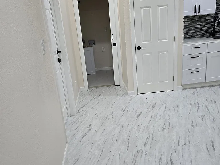 696 W Crocker Ln #2 — Photo 3