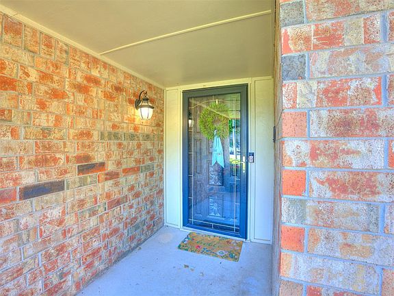 4th image of 2201 Tredington Way